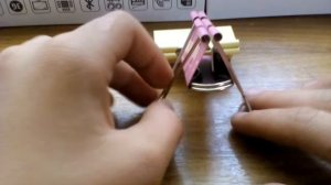 Подставка из 2 канцелярских зажимов