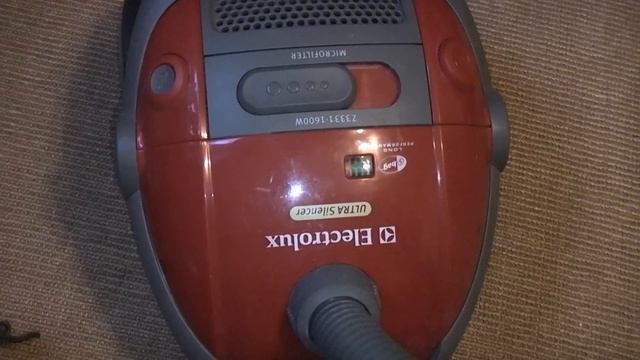 My new (2nd Hand) Electrolux ULTRA Silencer vacuum cleaner смотреть онлайн