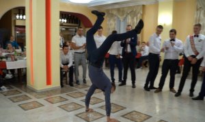 Супер смешной конкурс для команды жениха на свадьбе
