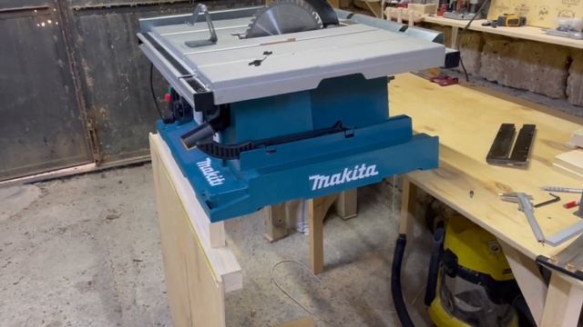 Makita 2704 настройка параллельности пильного диска. смотреть онлайн