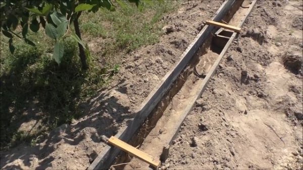 Фундамент для забора. Установка столбов. Забор из профлиста