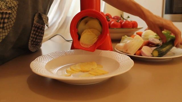 NEW OMRA Spremy итальянская электрическая соковыжималка мясорубка овощерезка лапшерезка смотреть онлайн