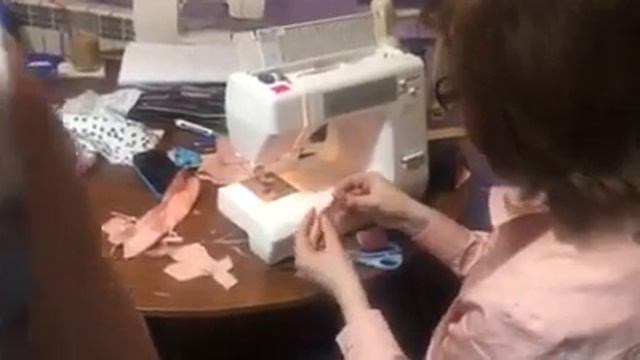 Как мы шить учимся :) Французкий шов. смотреть онлайн