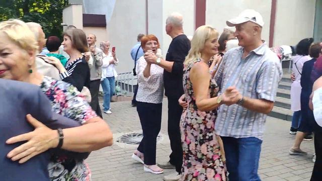 Хороший вечер..........13.08.23 Гомель парк Луначарского 🥰 смотреть онлайн