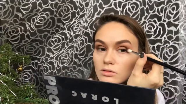 Макияж Ким Кардашьян с акцентом на нижнее веко смотреть онлайн