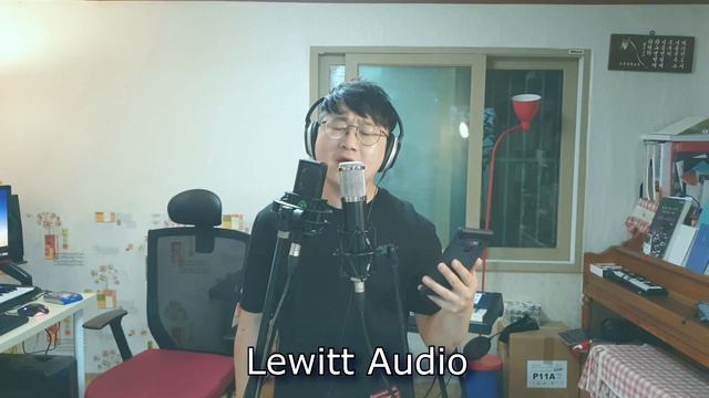 Lewitt LCT-550 vs Lauten LA-320 Comparison (Vocal DEMO) смотреть онлайн