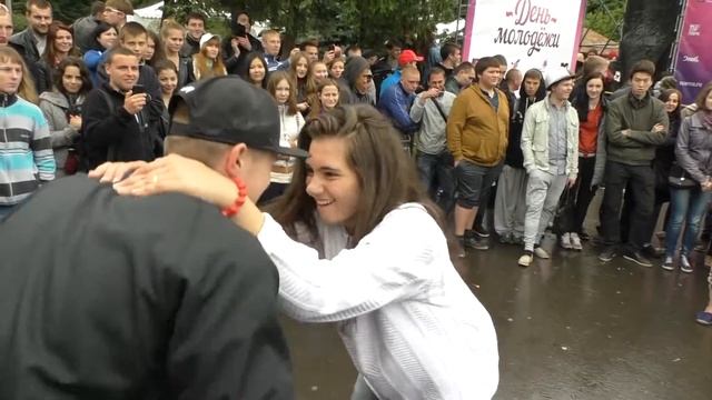 [День молодёжи в Сокольниках] Dance battle смотреть онлайн