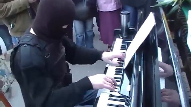 Вы ахните как он играет!"Чики Брики" на пианино! смотреть онлайн