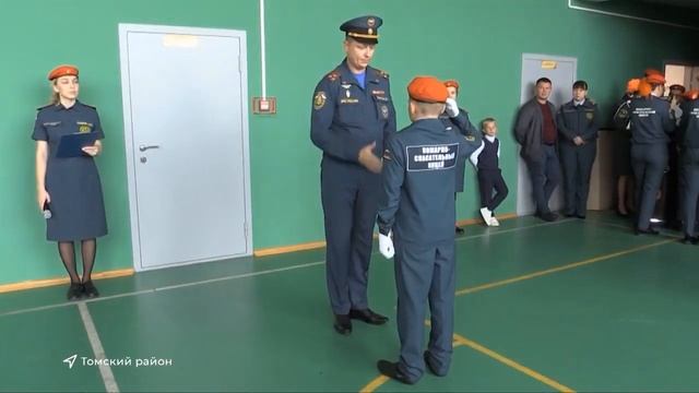 Воспитанники кадетских классов Пожарно-спасательного лицея Томского района приняли клятву кадета. смотреть онлайн