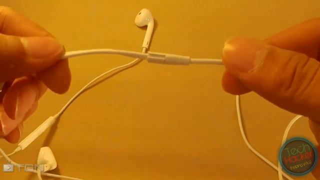 Unboxing: 'New!' Apple EarPods смотреть онлайн