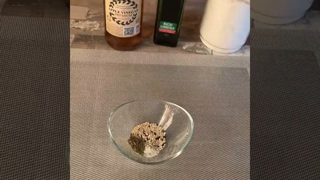 САЛАТ ?   салатик из свежих сезонных овощей??