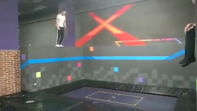 Прыжки на батуте смотреть онлайн