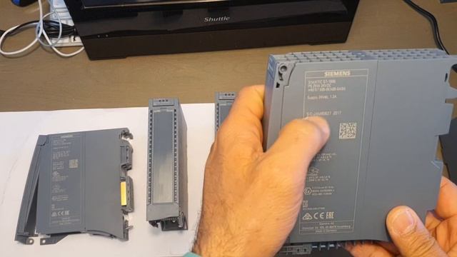 Episode 1 of Siemens SIMATIC S7 1500 PLC Hardware Assembly смотреть онлайн