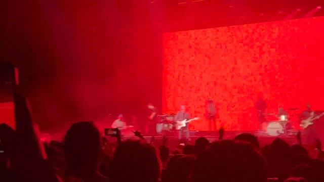 SAM FENDER - PLAY GOD (LIVE) @ AFAS Amsterdam смотреть онлайн