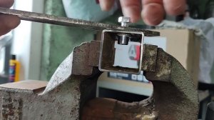 КАК ЗАПРЕССОВАТЬ РЕЗЬБОВЫЕ ЗАКЛЁПКИ БЕЗ ЗАКЛЁПОЧНИКА.САМЫЙ ПРОСТОЙ СПОСОБ.