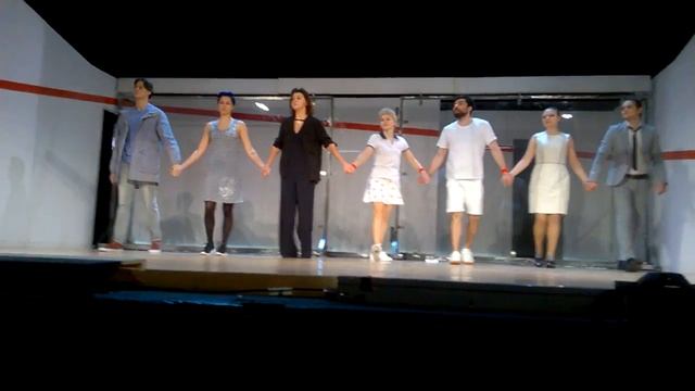 Юлия Пересильд. Поклоны после спектакля "Кроличья нора" смотреть онлайн