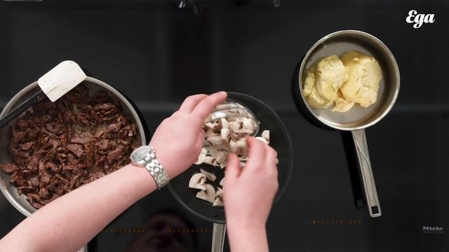 Рецепт классического бефстроганова | Мастер-класс от шеф-повара «Воронеж» Сергея Волконенкова смотреть онлайн