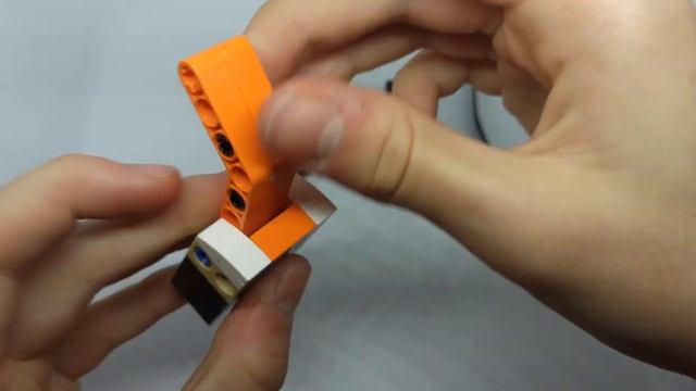 Дисковый Проигрыватель Музыки - Disc Music Player - Assembling Lego смотреть онлайн