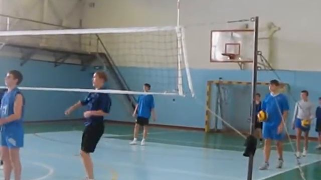 разминка мальчиков на волейболе смотреть онлайн