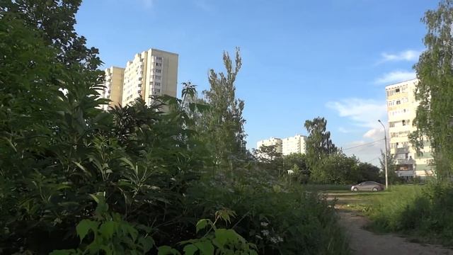 Вид с берега канала на ул Молодёжную Долгопрудного смотреть онлайн