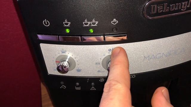 Latte Macchiato zubereiten mit einer DeLonghi Magnifica Kaffeevollautomat Bedienung Anleitung смотреть онлайн