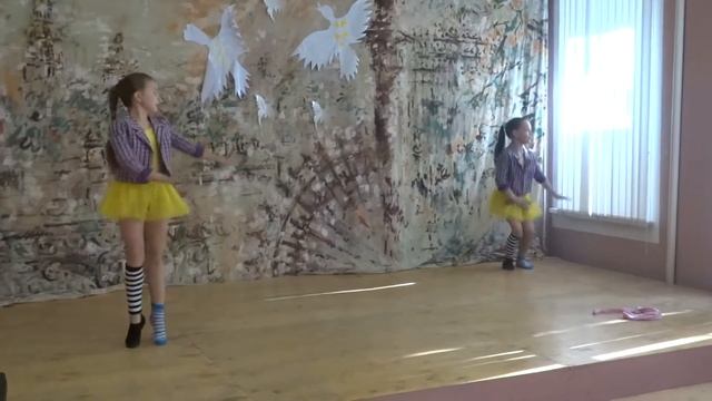 Две подружки. Выборных Лена и Конашева Доминика. смотреть онлайн