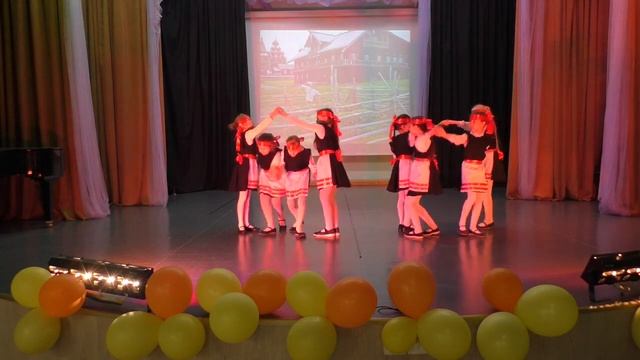 Карельский танец, 3 «В» класс смотреть онлайн