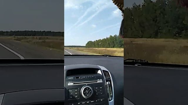 Красивые стоги сена на дороге из Тамбова смотреть онлайн