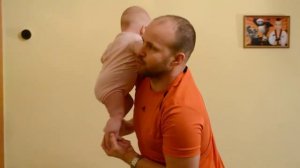 Динамическая гимнастика для грудничков 5 месяцев. Как держать равновесие