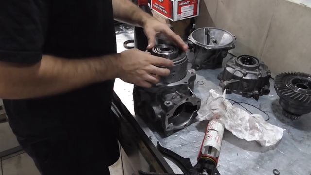 Ремонт заднего редуктора AYC от Mitsubishi Lancer Evolution. Часть 1 смотреть онлайн