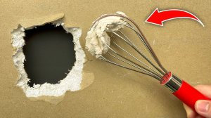 Заделать дыру в ГИПСОКАРТОНЕ за 5 минут! 60-летний мастер ошеломлен этим методом!