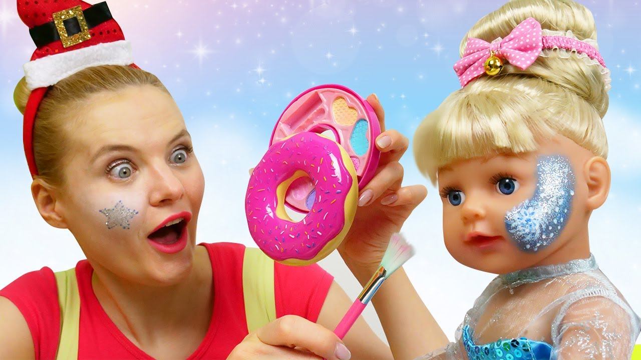 Видео для девочек с Беби Бон! Школа стилиста - делаем для Куклы Эмили Ники новогодний аквагрим! смотреть онлайн