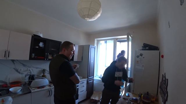 ЭДВАРД БИЛ ПРИЕХАЛ В ГОСТИ К КОРНЕЮ ТАРАСОВУ! / ОТДАЛ КОРНЕЮ ПОСЛЕДНИЕ ДЕНЬГИ смотреть онлайн
