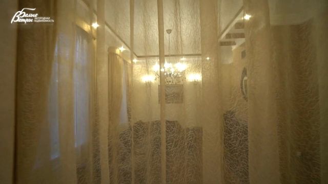 Коттедж с отделкой в классическом стиле с банным комплексом и беседкой в поселке Ильичевка смотреть онлайн