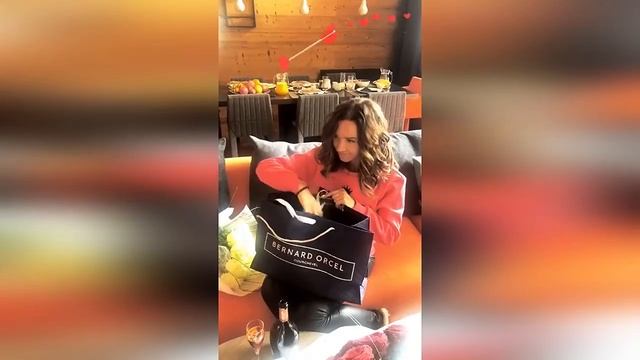 Бузова сегодня мой день, мне 33❤️??шикарные букеты и подарки для меня смотреть онлайн