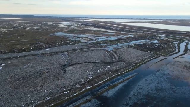 МУСОРНЫЙ ПОЛИГОН СТОИТ В ВОДЕ В 2КМ ОТ КУРОРТА! смотреть онлайн