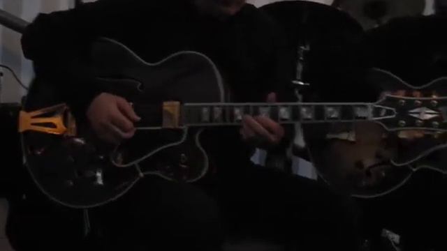 Hotclubchapeau Gibson SUPER 400 смотреть онлайн