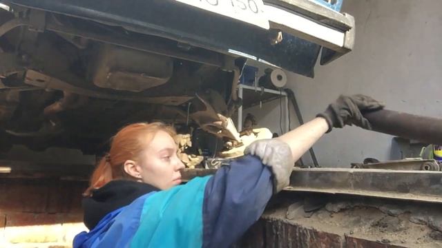 МЕНЯЮ ПЕРЕДНЮЮ ПОДВЕСКУ НА 2105 смотреть онлайн
