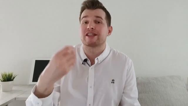 Как сказать своему коллеге по работе, что от него воняет потом? смотреть онлайн