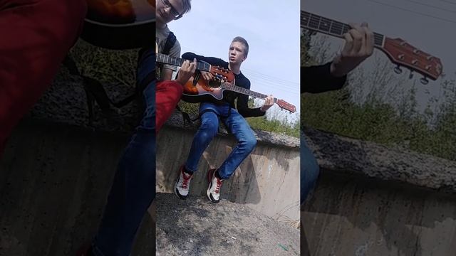 Белые обои, чёрная посуда. смотреть онлайн