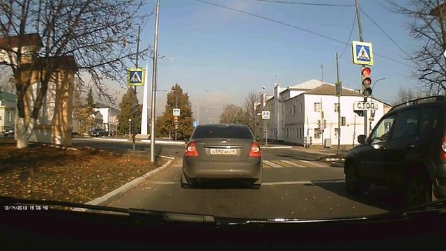 На красный. Очередной наглый. Усмань, Липецкая обл. 26.10.2019 г. смотреть онлайн