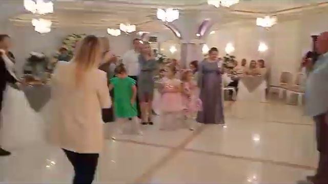 песня собственного сочинения. от души дарю молодоженам. смотреть онлайн