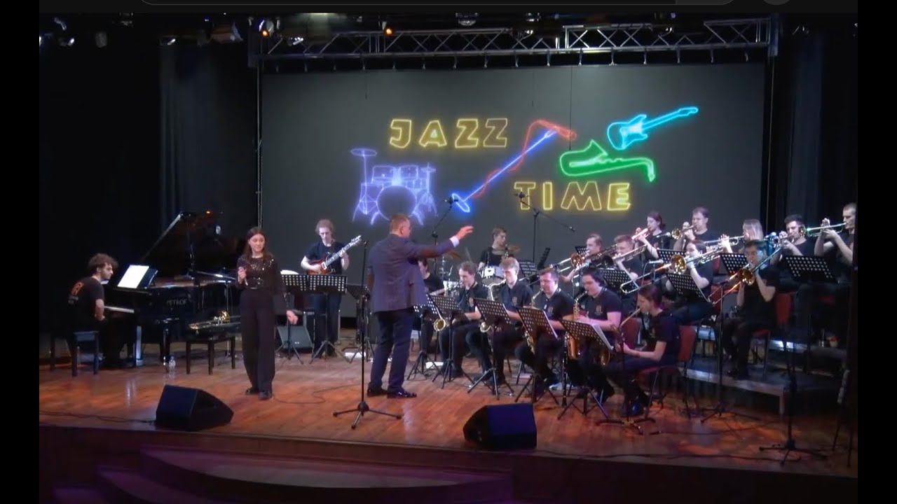 И. Дунаевский. Песенка о капитане смотреть онлайн