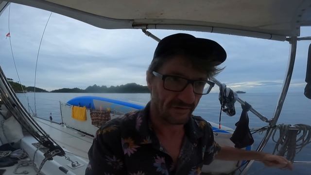 I'm surrounded by hungry SHARKS! (Learning By Doing Ep 173) смотреть онлайн
