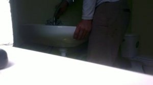 Как снять умывальник с силикона