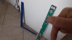 Как правильно завершить укладку плитки в дверном проеме//Как положить напольное покрытие под дверью