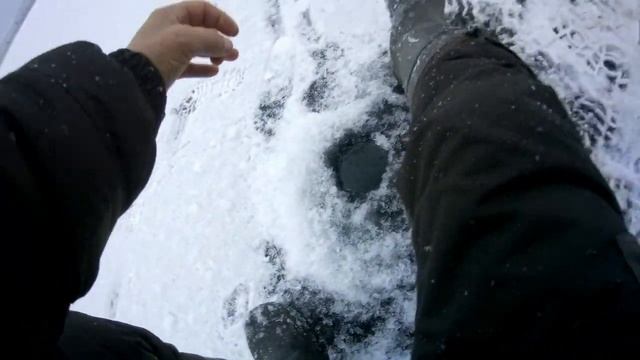 Бешеный клев окуня на балансир в начале зимы 2020 смотреть онлайн