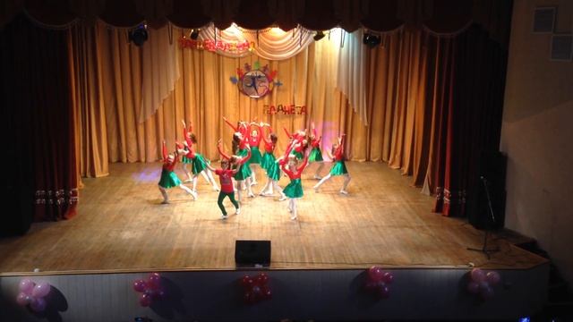 Образцовый ансамбль эстрадного танца "Драйв" - Я люблю Беларусь (Танцевальная планета - 2015) смотреть онлайн