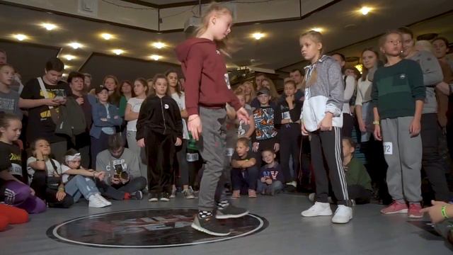 КАСАТКИНА ДАША VS БОБКОВА ЛИЗА | 1/8 HIP HOP KIDS BEGINNERS | KILL THE BEAT 7 смотреть онлайн