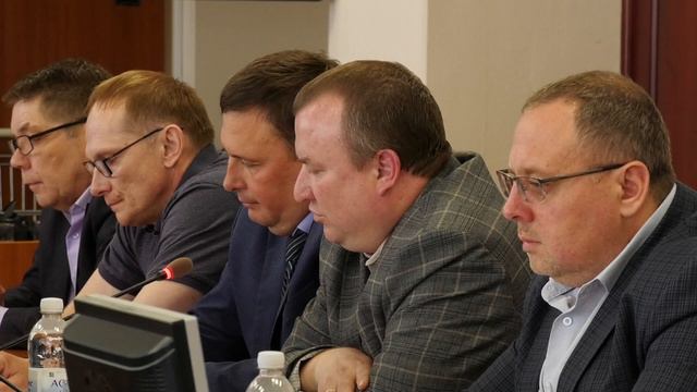 Круглый стол по отключениям за 14 15 АПРЕЛЯ 9 6 смотреть онлайн